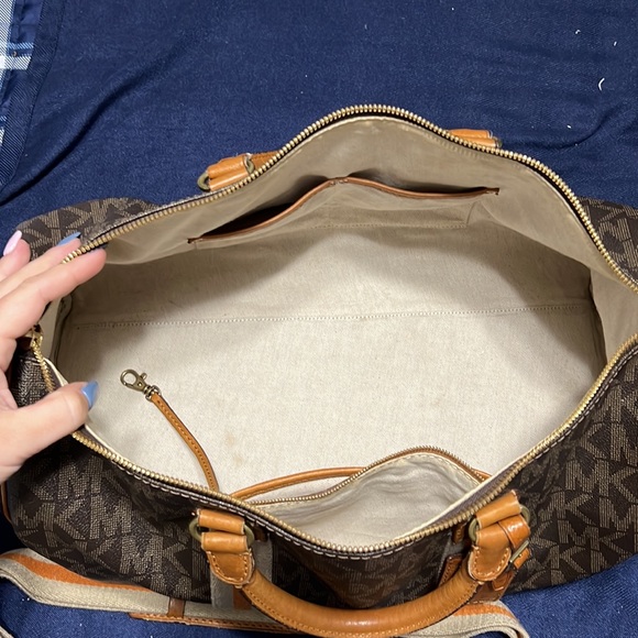 Michael Michael Kors Medium Duffle Bag - Picture 7 of 17